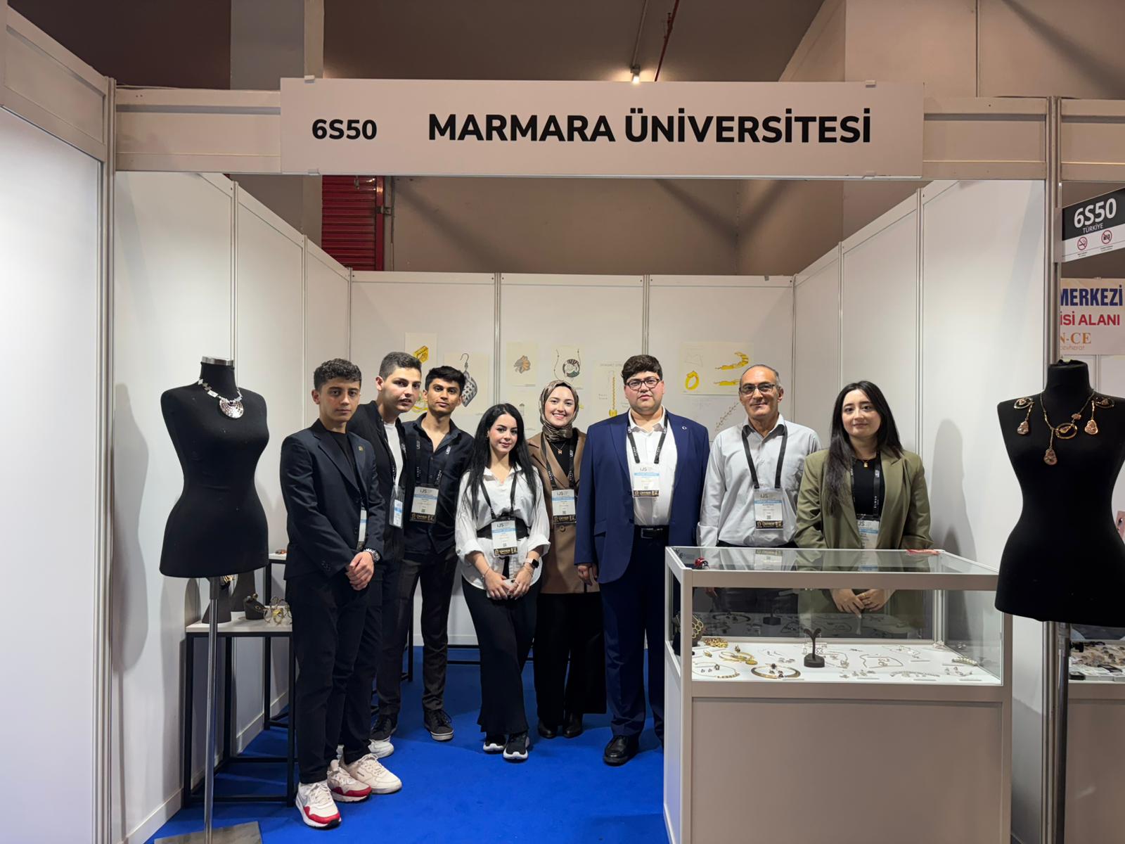 Jewelry Show10.jpeg (165 KB)