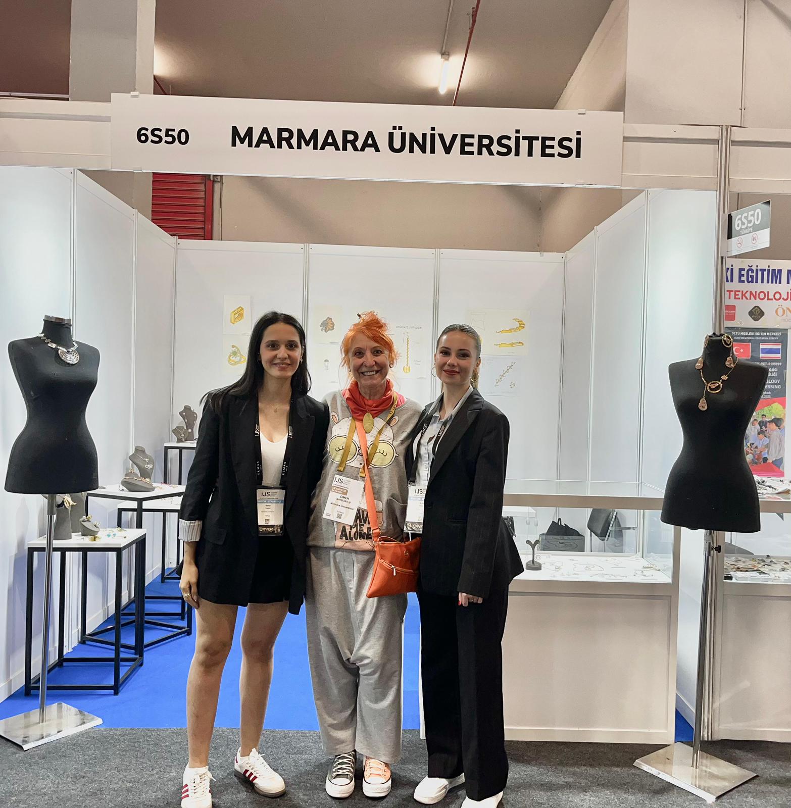 Jewelry Show11.jpeg (277 KB)